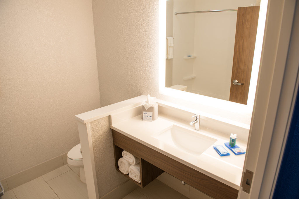 Holiday Inn Express & Suites - Merrillville By Ihg Zewnętrze zdjęcie